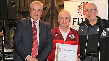 Peter Lange erhält die FLVW Ehrennadel in Gold - Herzlichen Glückwunsch